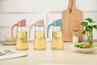 国产油壶开盖视频,解锁厨房便捷生活新体验